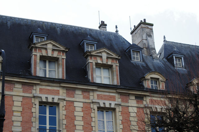 old houses in paris france