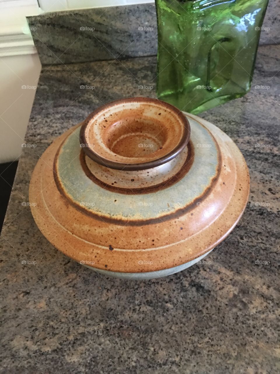 Pottery pot 
