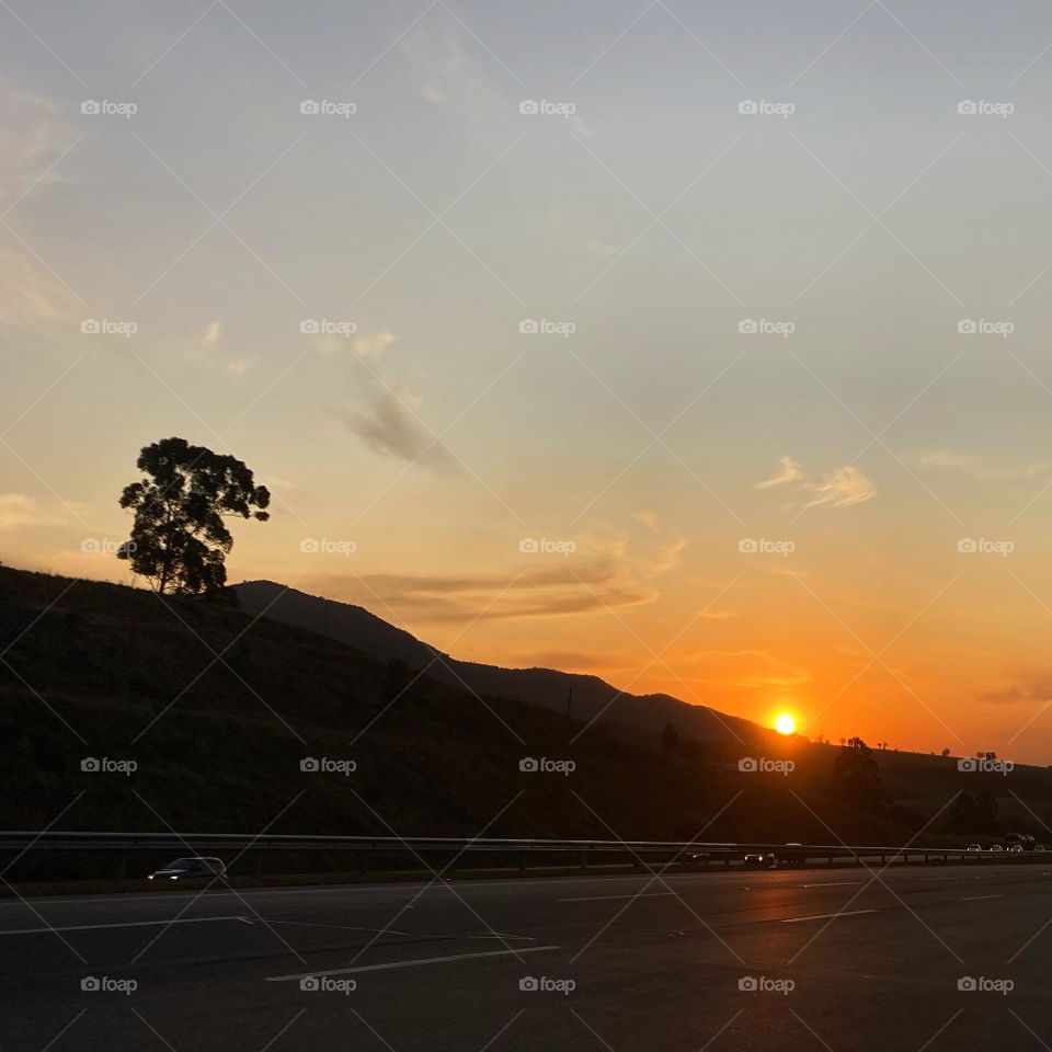 🇺🇸 An extremely beautiful sunset in Jundiaí, interior of Brazil. Cheer the nature! / 🇧🇷 Um entardecer extremamente bonito em Jundiaí, interior do Brasil. Viva a natureza! 