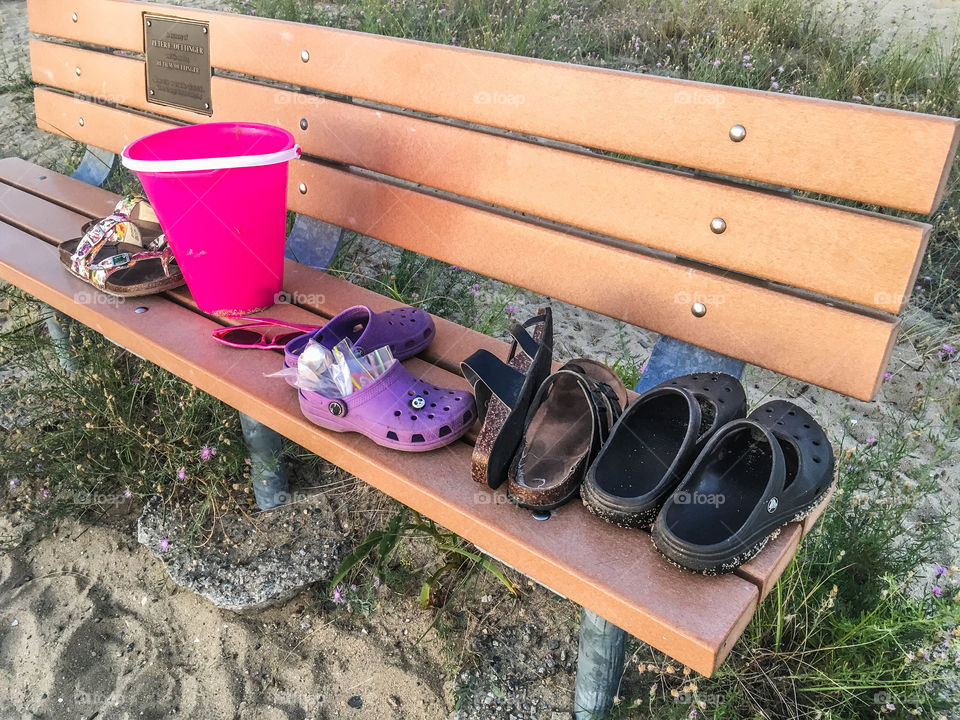 No shoes needed- exploring the beach means taking off your shoes and walking barefoot! 🌞