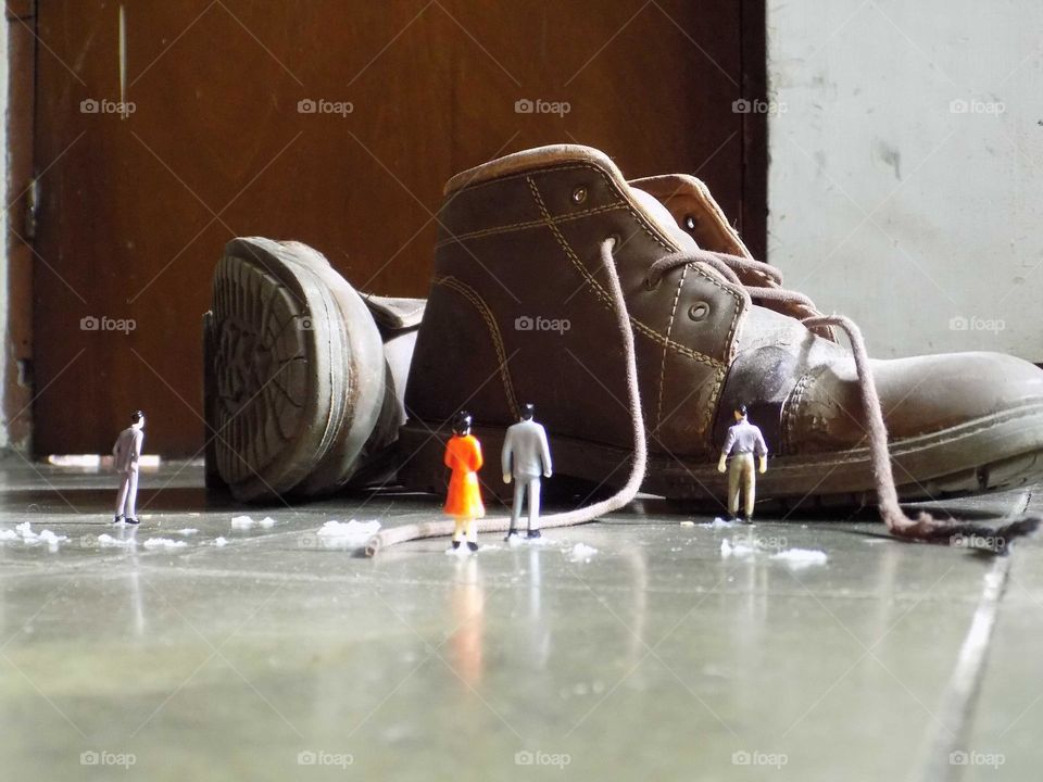 Lilliput world, giant lord's shoes