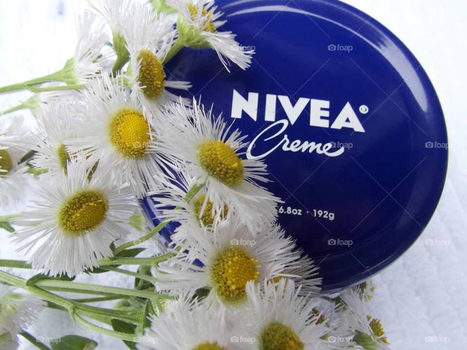 Nivea beauty crème with wild flowers