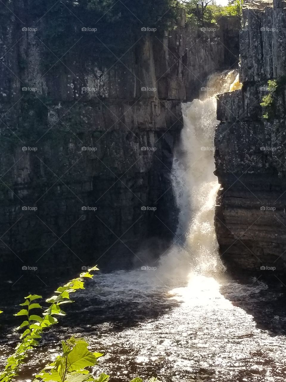 High force water fall