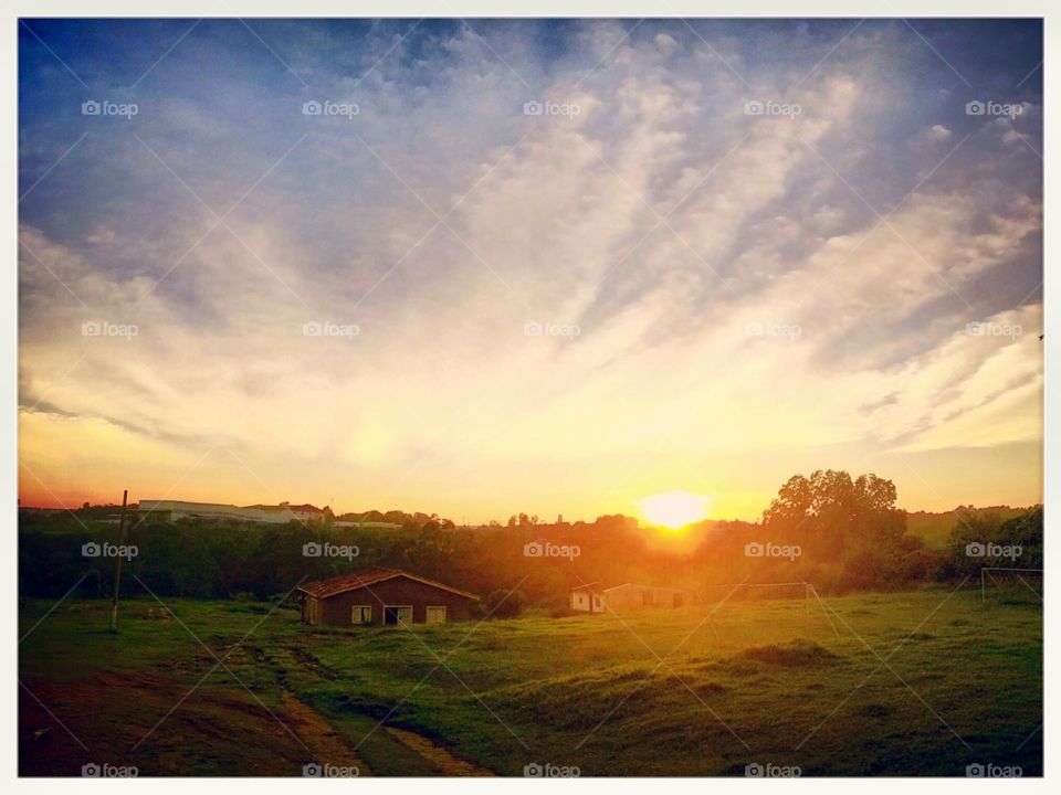 🌅Desperte, #Jundiaí!
Em cores e beleza, um ótimo sábado.
🍃
#sol #sun #sky #céu #photo #nature #morning #alvorada #natureza #horizonte #fotografia #pictureoftheday #paisagem #inspiração #amanhecer #mobgraphy #mobgrafia #FotografeiEmJundiaí