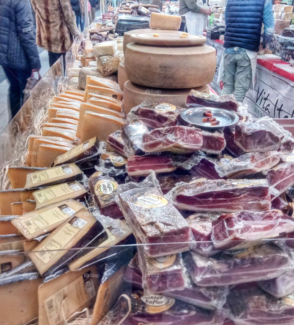 Ham and cheese market