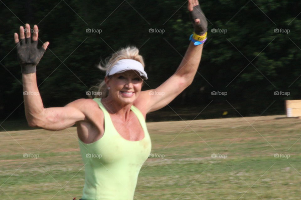Woman competing in Battlefrog Atlanta obstacle course race