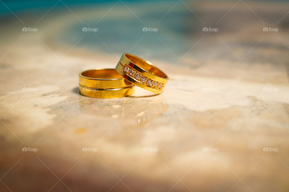 Gold wedding rings