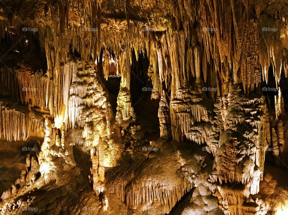 stalagmites and stalactites 
