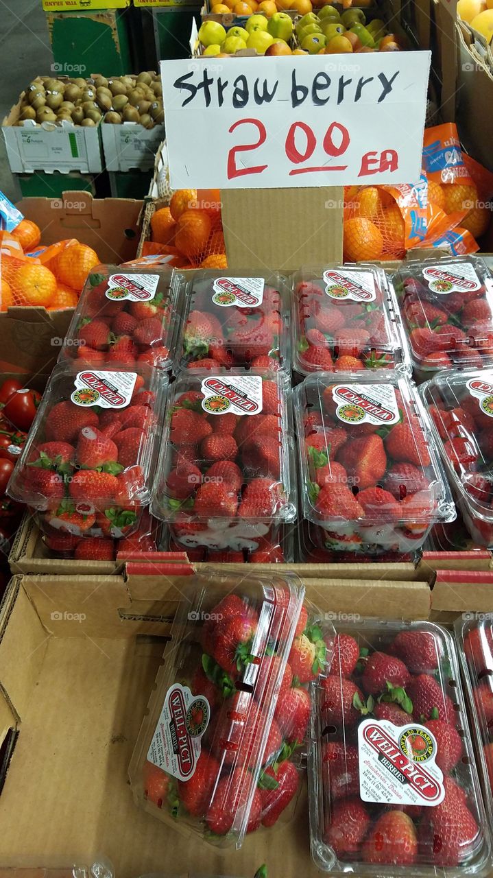 strawberries in sale