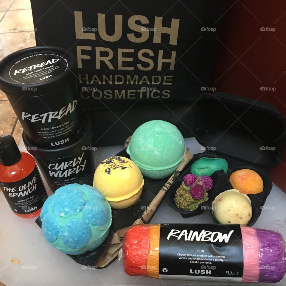 Lush bath bombs shampoo conditioner shower gel bath oils 