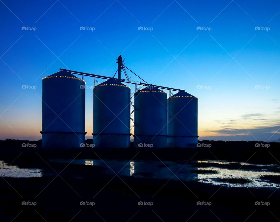 Morrison Ranch abandoned silos