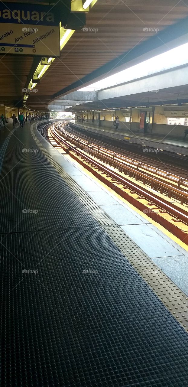 trilhos metrô São paulo brasil