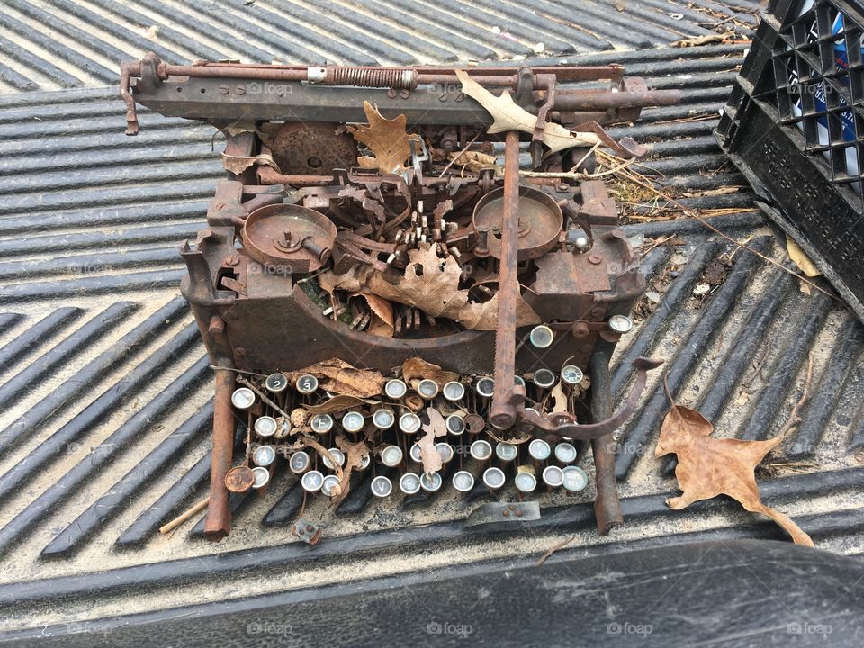 Old typewriter 