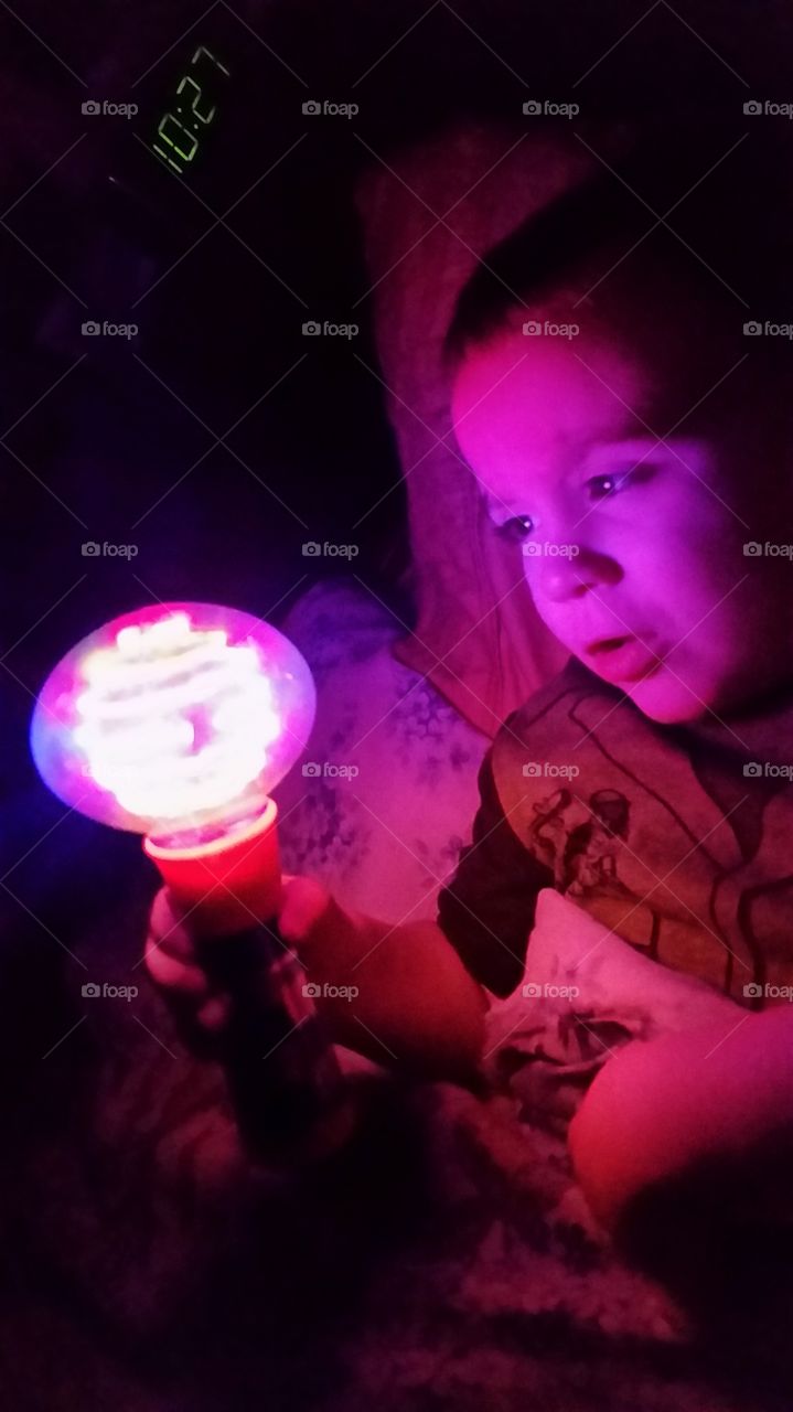 don't wanna sleep. light up toys make bedtime difficult