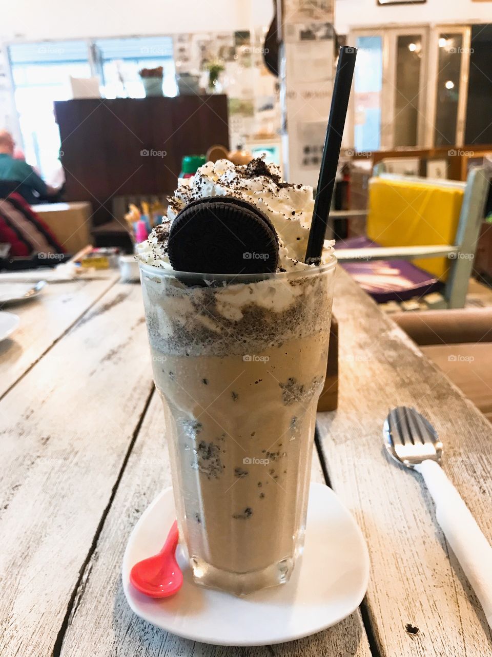 Oreo and cream blended 🥛