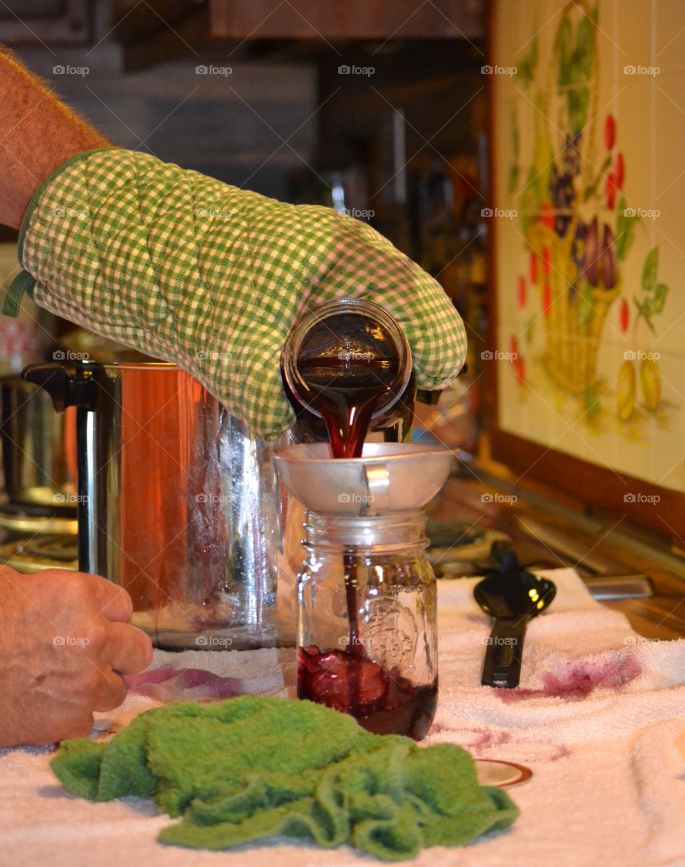 Canning Scuppernong Jelly