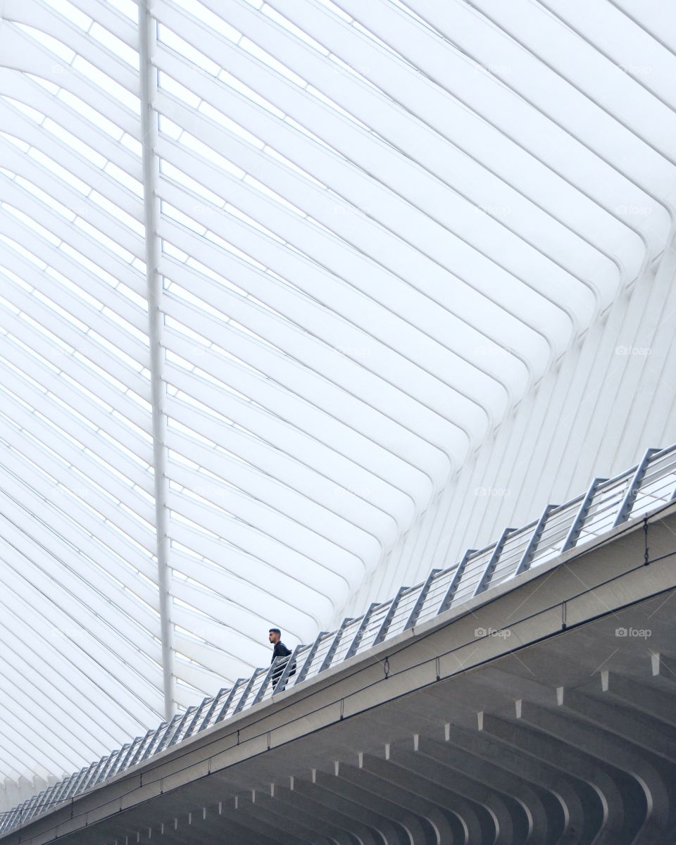 Man waiting at the Liege train station