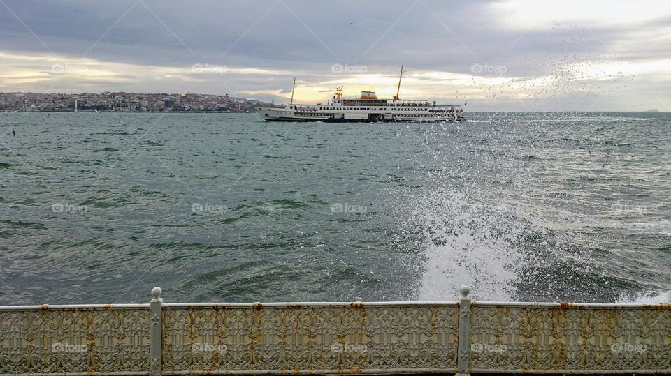 Urban water 💦 Ship💦 Splash 💦 Embankment💦 Waves💦