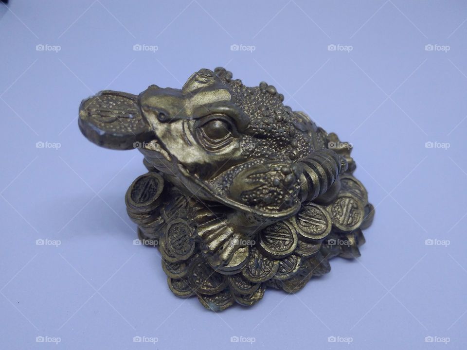 Gold color money frog figurine