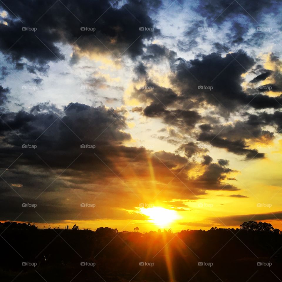 🌅Desperta, #Jundiaí!
Ótimo #sábado a todos nós (seja com #sol ou #chuva).
🍃
#céu
#photo
#nature
#morning
#natureza
#fotografia
#paisagem
#inspiração
#amanhecer