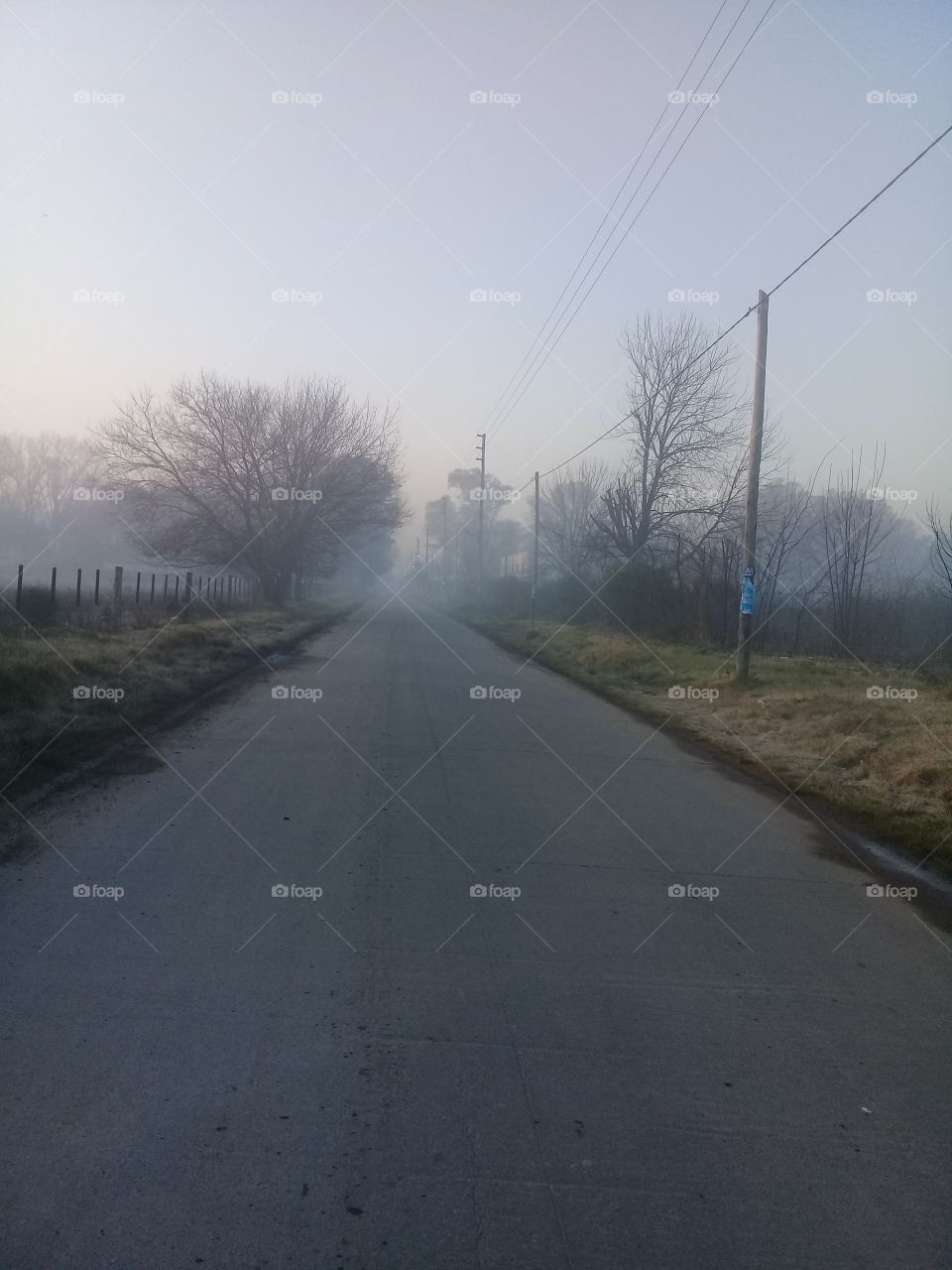 amanecer de invierno en una localidad rural del municipio de General Rodríguez, en la provincia de Buenos Aires.