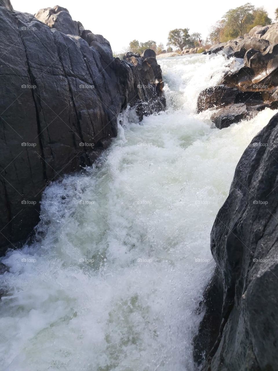 Water can destroy stubborn stones 