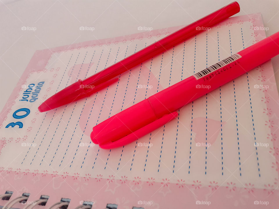 Notebook pink caneta rosa