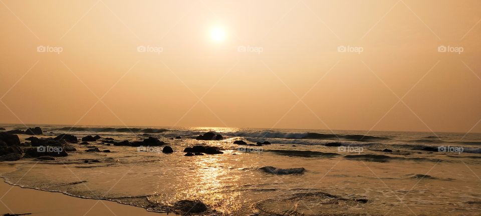 The moments of bright sun reflection on sea is awesome.