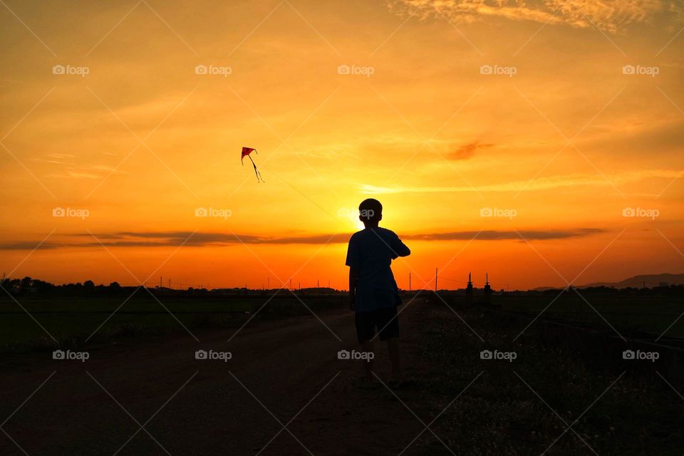 Flying kite
