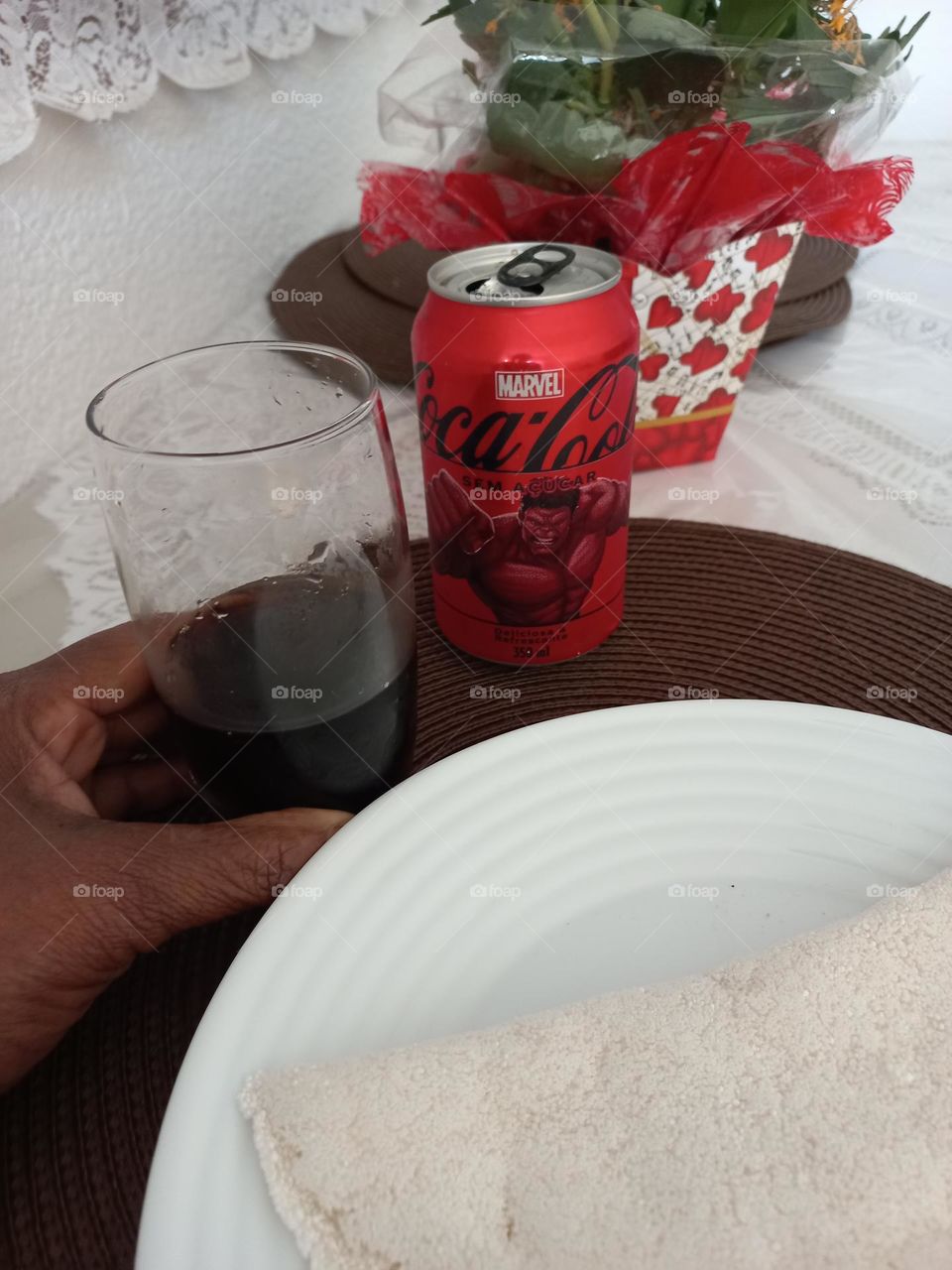 Lanche são pequenas porções,  que podem ser preparadas ou compradas prontas. Ajuda a reduzir o apetite, para evitar comer em excesso na próxima refeição