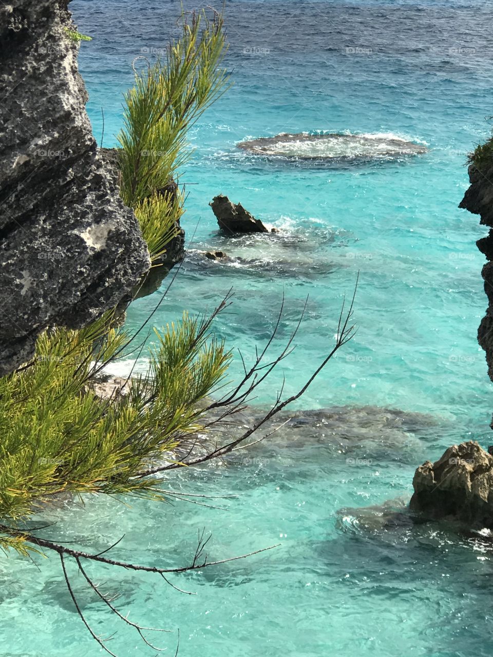 Turquoise Water in Bermuda 