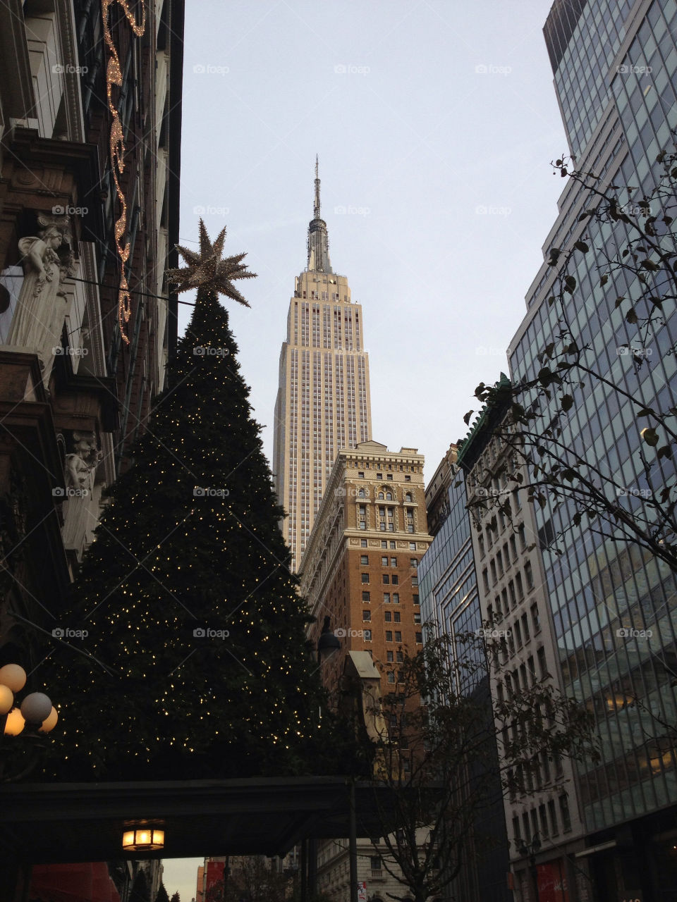 fun christmas manhattan empire state building by nyberskan