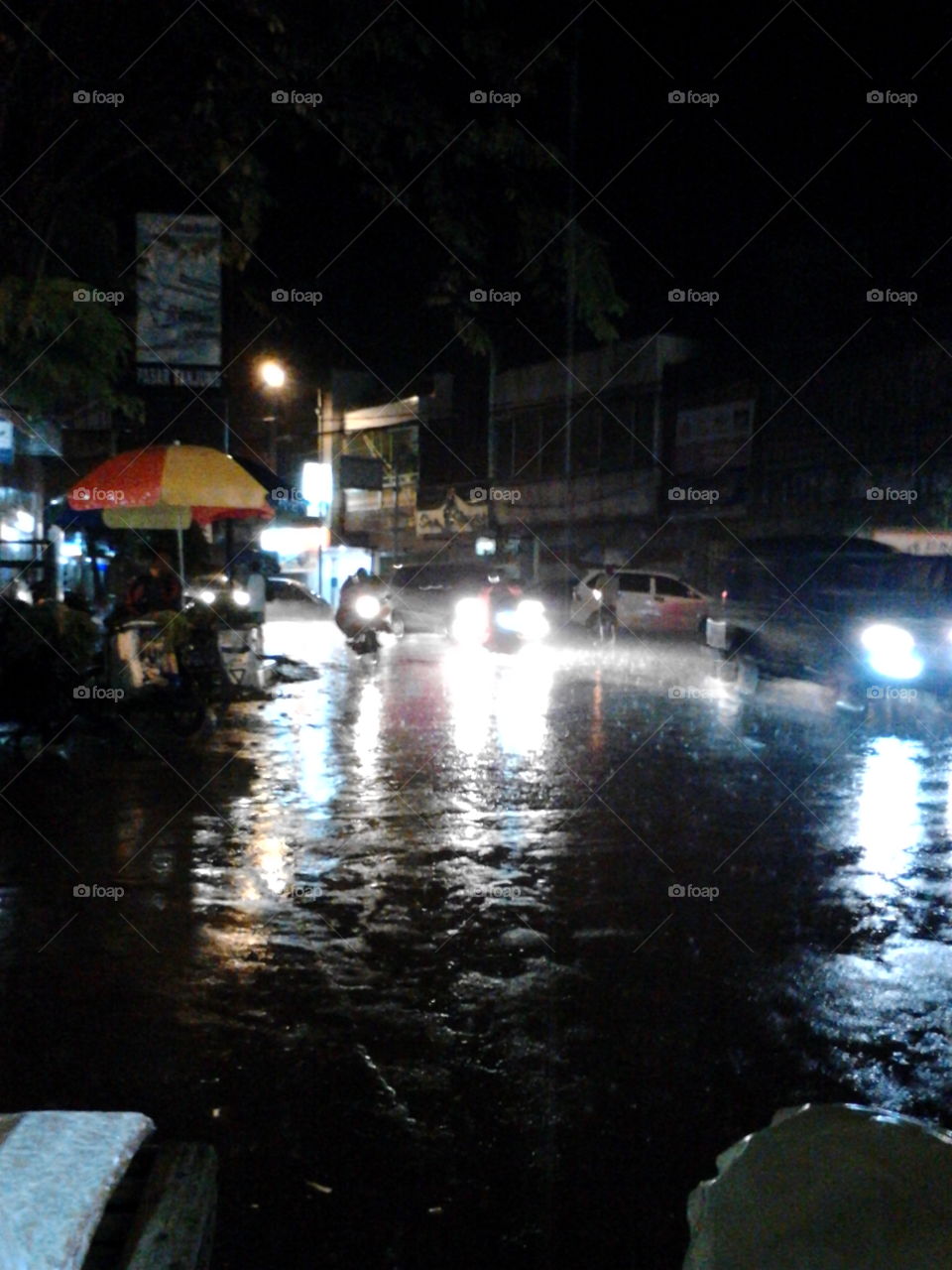 Foapcom Rain Hujan Deras Di Malam Hari Stock Photo By