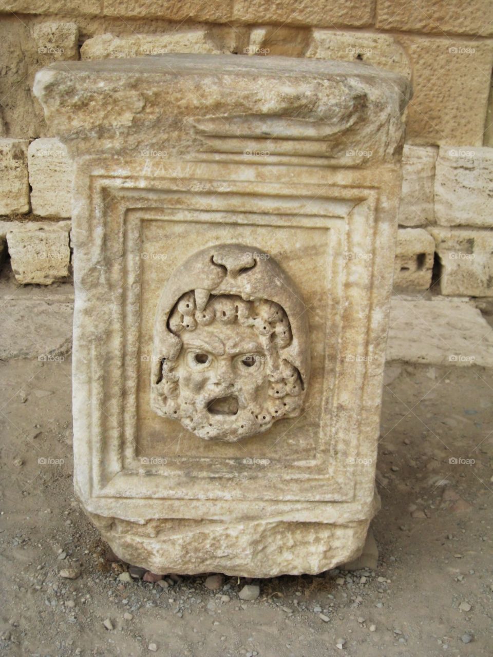 Pamukkale, Hierapolis. The image of God on the column.