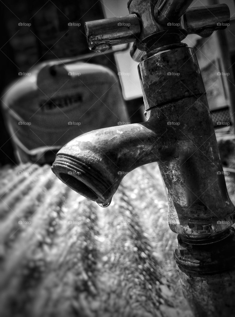 Black and White water pump