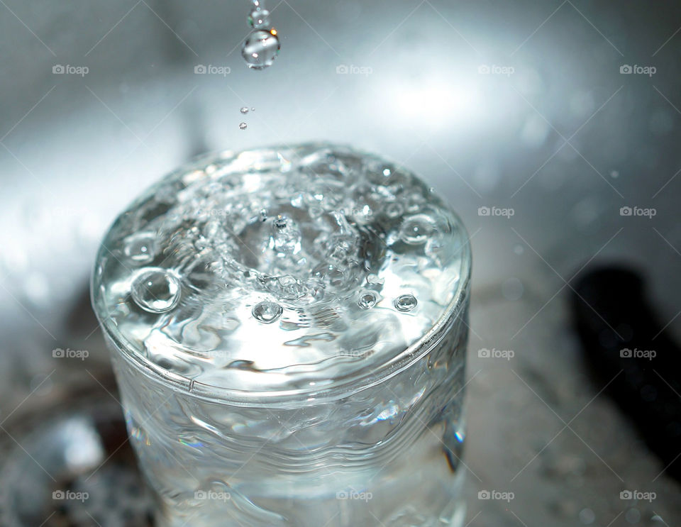 glass water waterdrops bubbles by lexlebeur