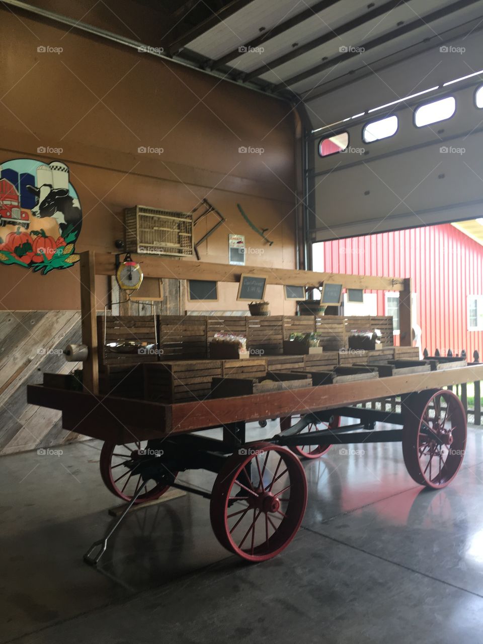 Old wagon with fresh vegetables 