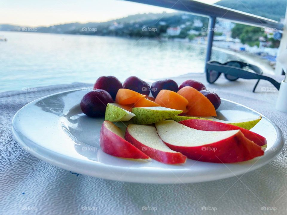 Fresh fruit, healthy diet. Fresh air, by the sea. Resolution, 