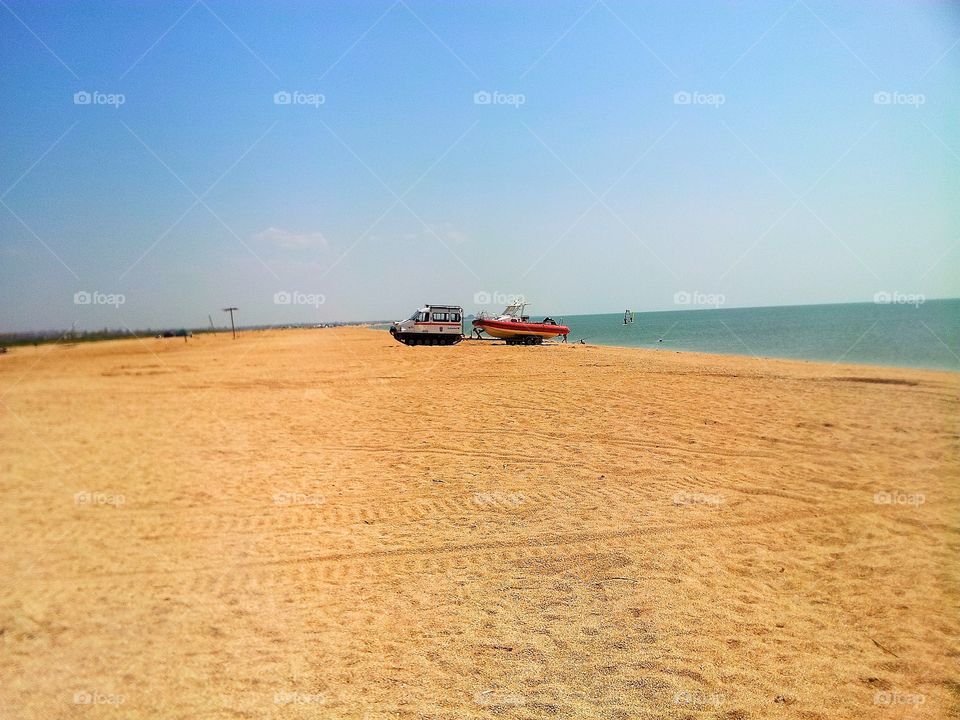 The coast of the Azov Sea.