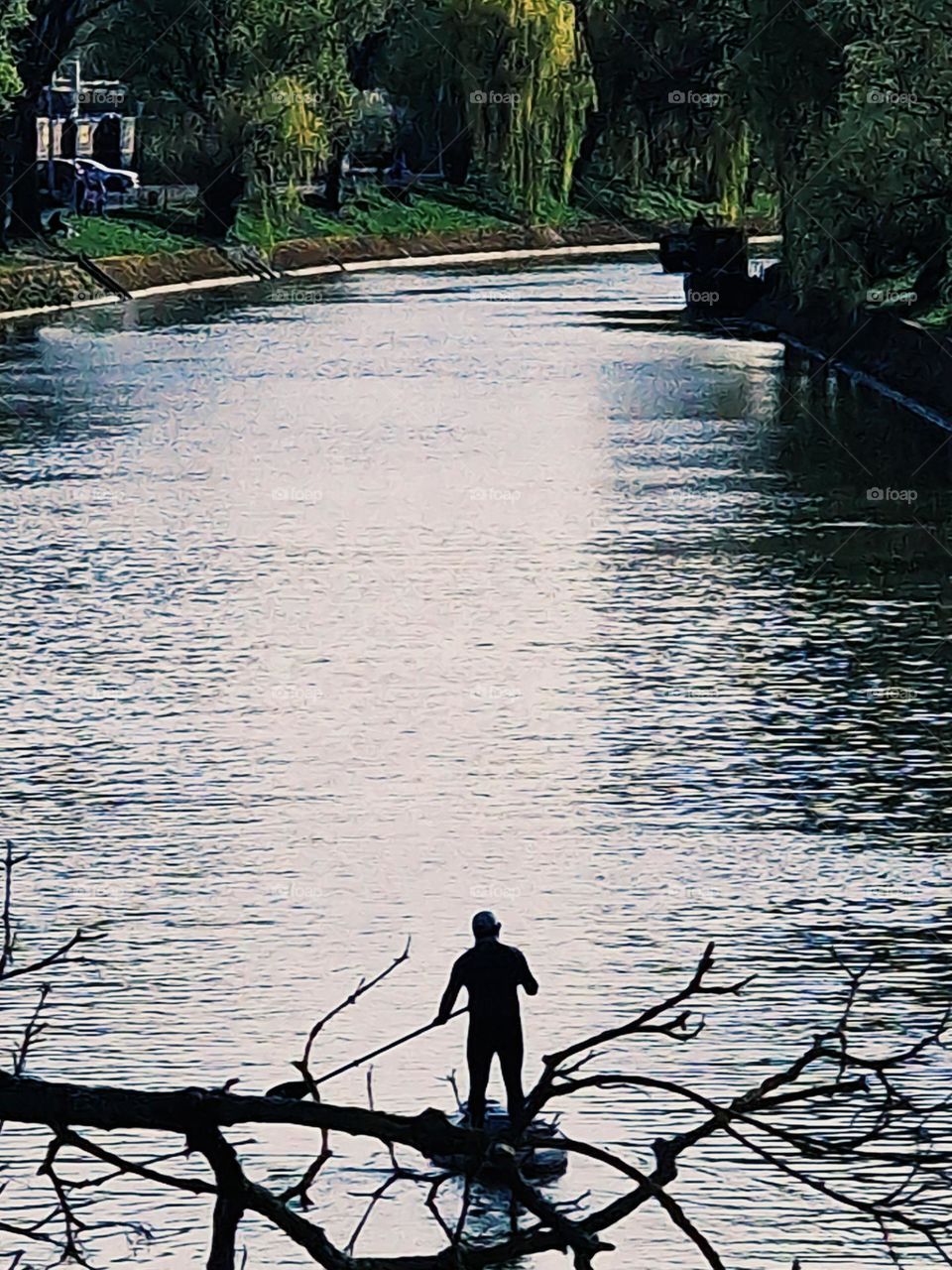 the tranquility of sailing with a board on the Bega river