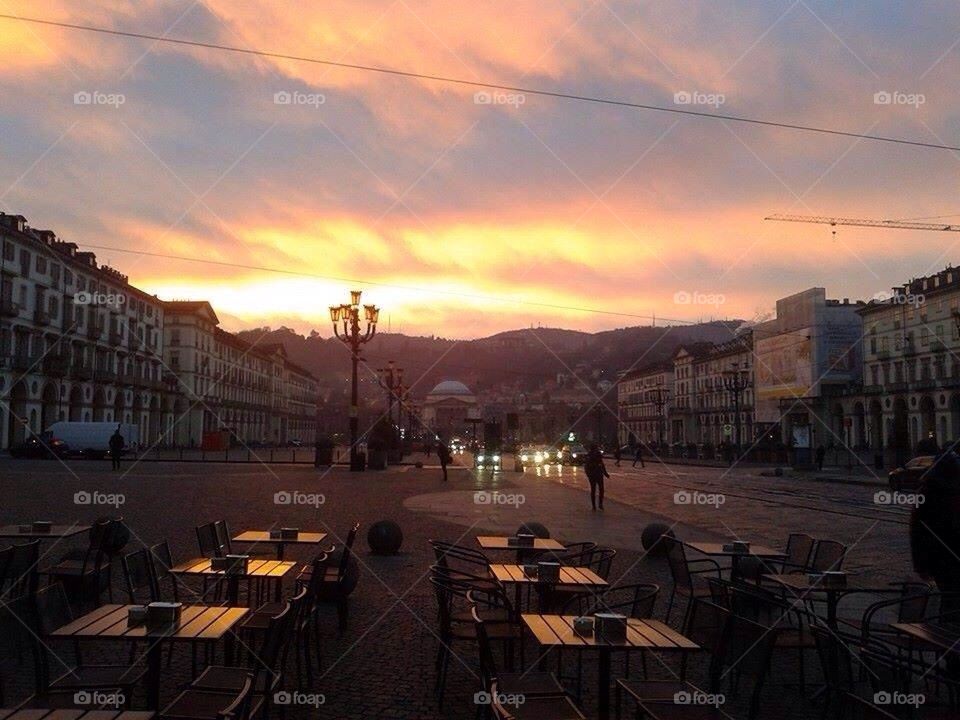 Strana luce a Torino