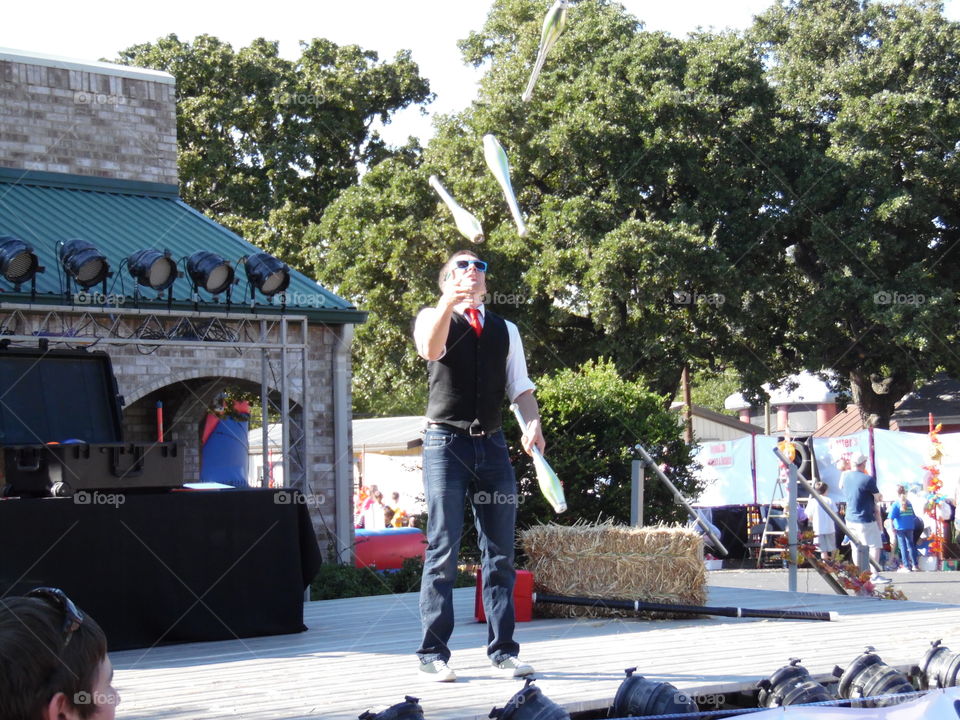 juggolo. This man was juggling and quoting scriptures.