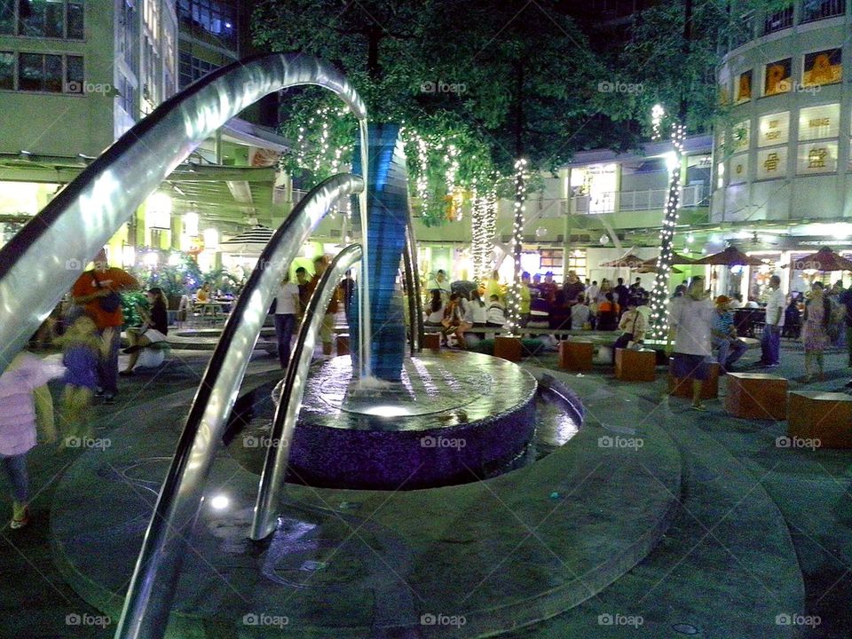 serendra park with christmas lights