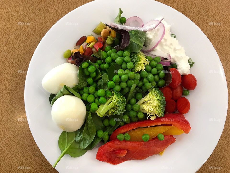 Healthy green and red salad.