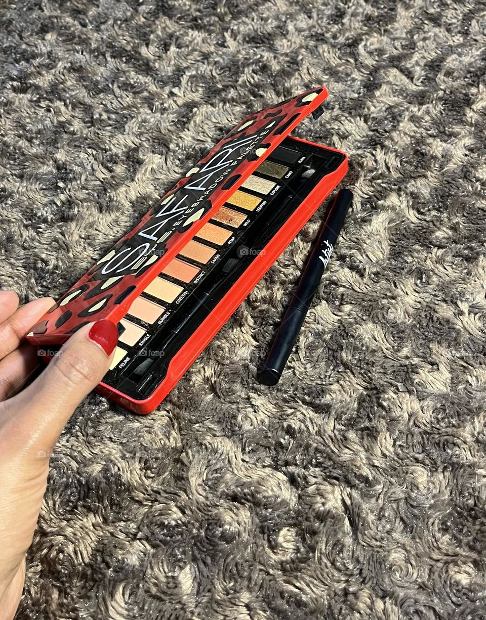 BYS eyeshadows palette 