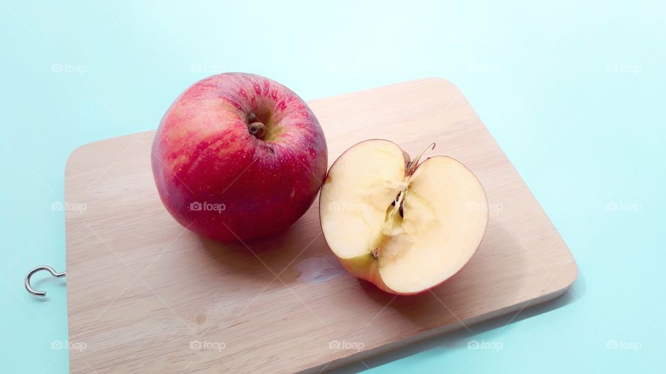 Cutting Apple