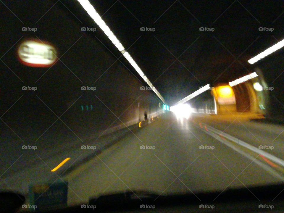 Tunnel LIGHT blur
