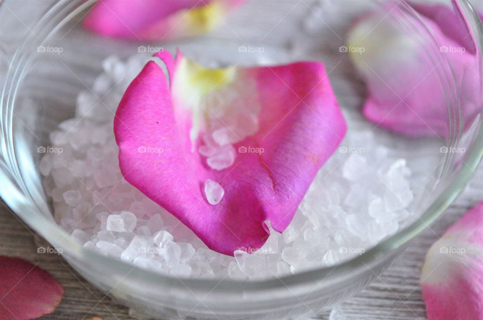 Sea salt bath with rose petals