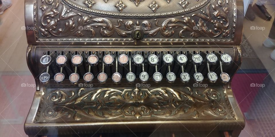 keys of old metal auntique cash register