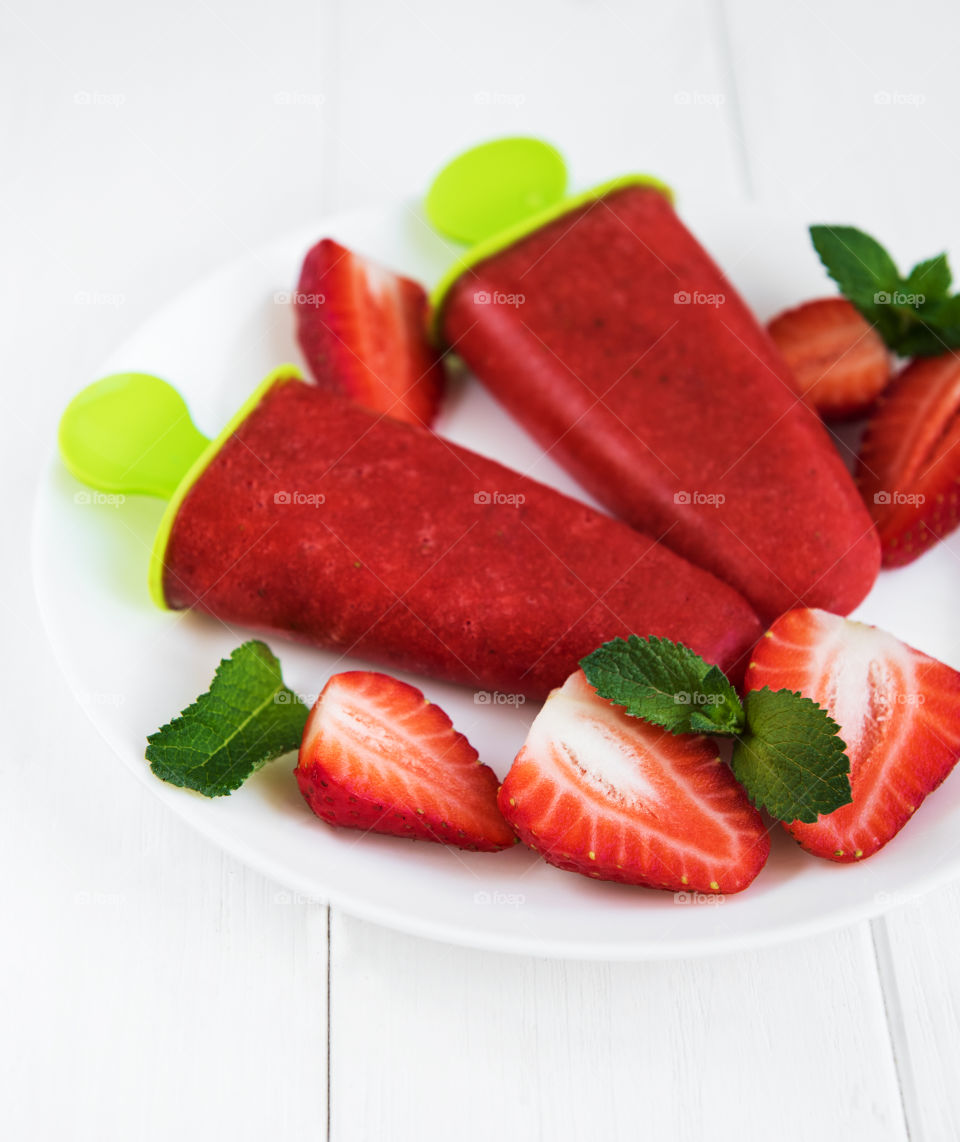 Homemade strawberry ice cream 